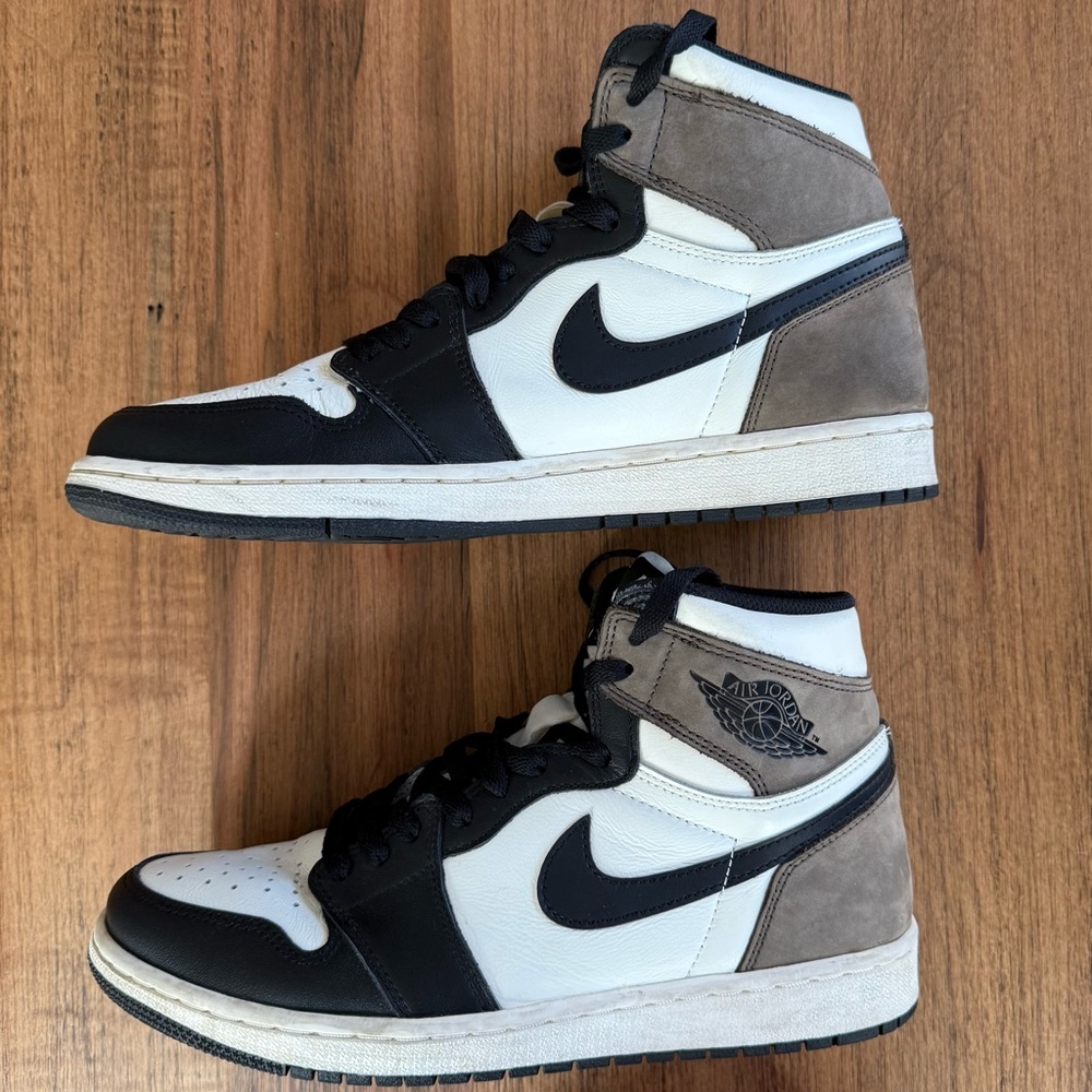 Air Jordan 1 High Dark Mocha - men’s size 9